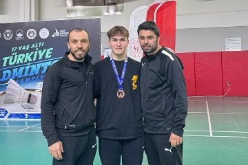 17 yaşındaki Badmintoncu Bulgaristan'da Türkiye'yi temsil edecek