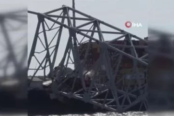 ABD'de yıkılan köprünün kalan kısmı patlatıldı!