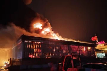 Adana’da motosiklet fabrikasında yangın