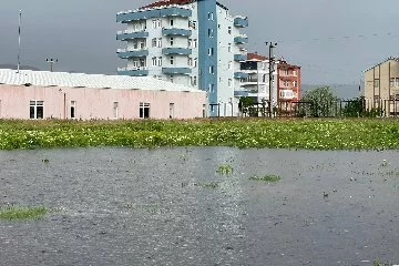 Aksaray’da sağanak yağış yeniden başladı