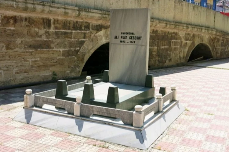 Ali Fuat Cebesoy’un mezarı nerede? Tartışma konusu oldu!