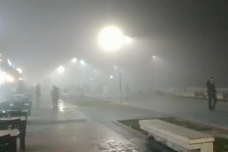 Mudanya'da sis etkisi: Göz gözü görmüyor