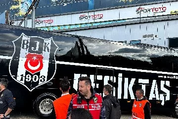 Beşiktaş kafilesi Kadıköy'e geldi!