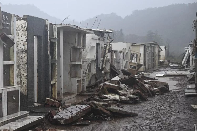 Brezilya'da sel felaketinde can kaybı 137'ye yükseldi