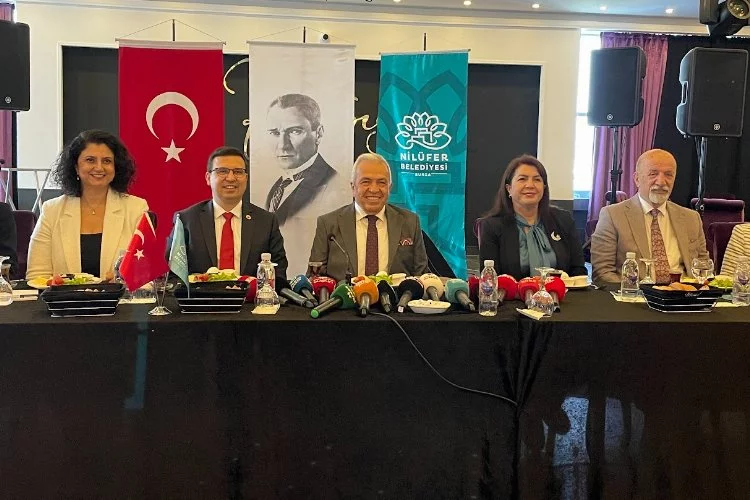 Bursa'da Başkan Şadi Özdemir basınla buluştu