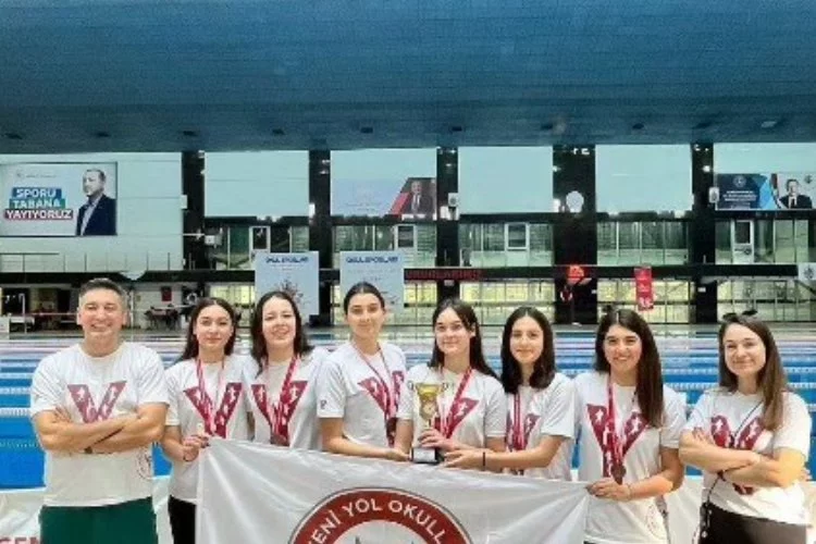 Bursa'da Eskişehirli yüzücüler Türkiye 3'üncüsü oldu