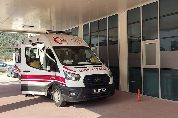 Bursa'da evinde fenalaşan 21 yaşındaki kişi hastanede öldü