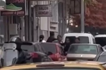 Bursa'da iki kişi arasındaki kavga kamerada