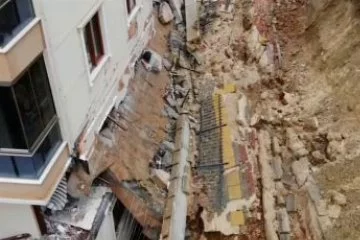 Bursa'da istinat duvarı çöktü!