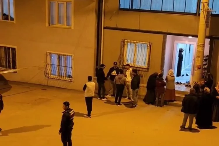 Bursa'da kimliği belirsiz şüphelilerin silahla yaraladığı 2 kadın hastaneye kaldırıldı