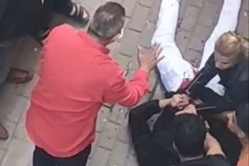 Bursa'da kıskançlık kavgası! Erkek arkadaşını sokak ortasında bıçakladı