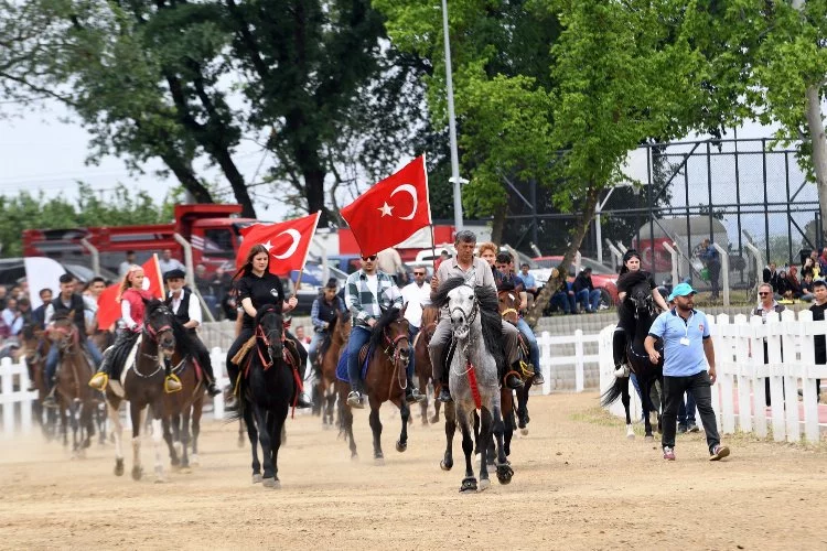 Bursa'da rahvan atları fetih coşkusunu zirveye taşıdı