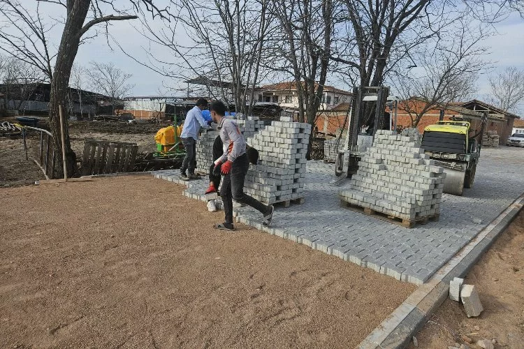 Bursa Karacabey’de mahalleler yeni asfaltıyla güzelleşiyor