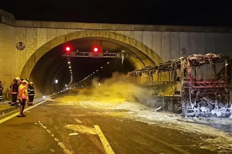 Bursa Orhangazi Tüneli'nde yolcu otobüsü yandı