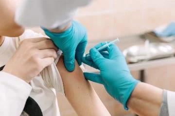 Çocukluk çağı aşıları ihmal edilmemeli