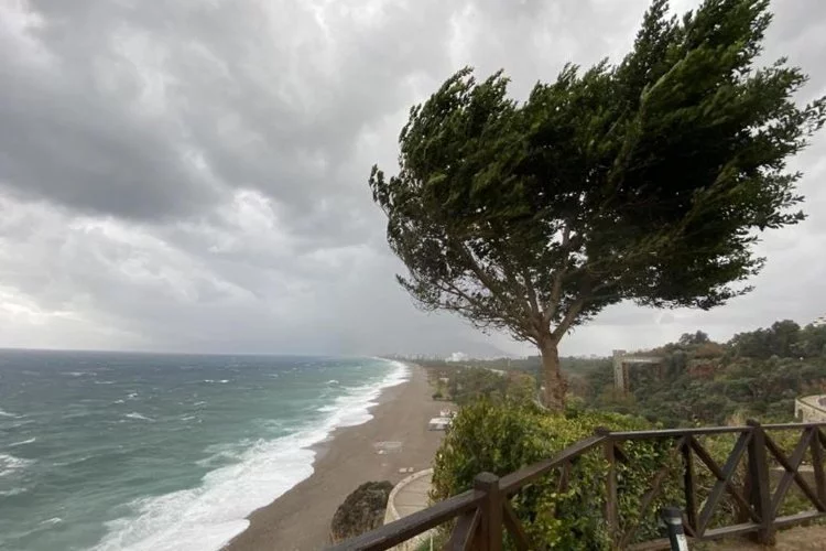 Doğu Akdeniz için fırtına uyarısı yapıldı