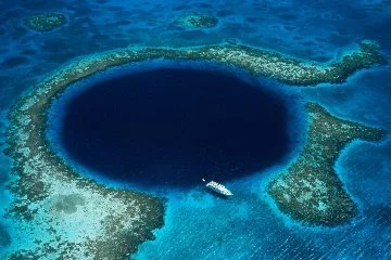 Dünyanın en derin mavi çukuru 420 metrelik "Taam Ja" oldu