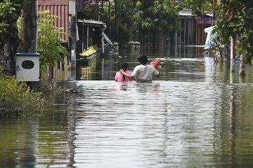 Endonezya'daki sel ve heyelan nedeniyle hayatını kaybedenlerin sayısı arttı!