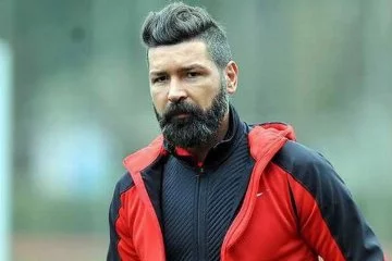 Erzurumspor FK Teknik Direktörü Kutlu'dan açıklamalar