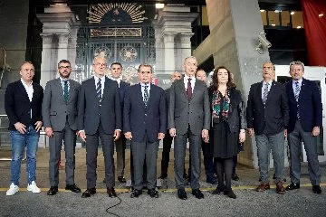 Galatasaray başkanı Dursun Özbek listesini verdi