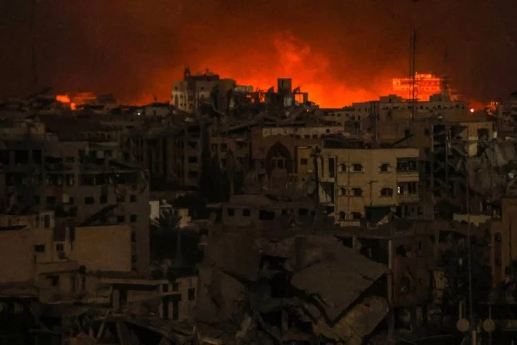 Gazze'deki hükümet: İsrail 12 bin 300 kişiyi katletti