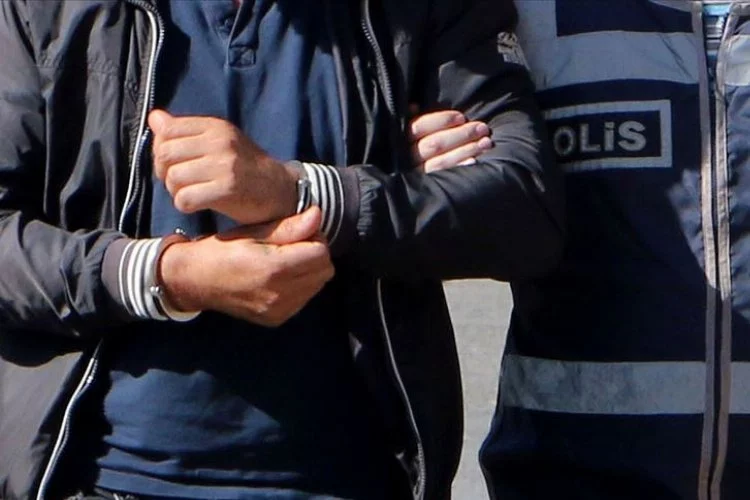 İzmir'de silah ticareti yapan şahıslara operasyon: 4 tutuklu