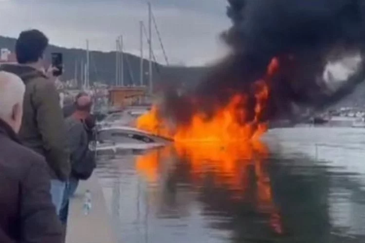 İzmir'de tekne patladı
