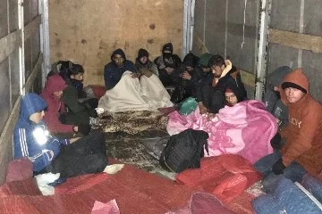Kamyonda 13 kaçak göçmen yakalandı! Kamyonun sürücüsü tutuklandı