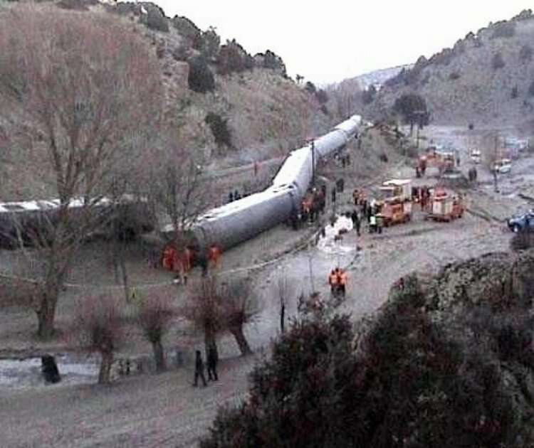 27 Ocak 2008 - Kütahya'daki tren kazasında 9 kişi öldü