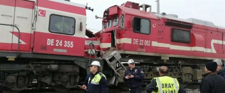 6 Temmuz 2015 - Sivas'ta 2 yük treni çarpıştı