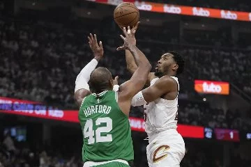 NBA'de Celtics, Cavaliers karşısında seriyi 3-1'e getirdi