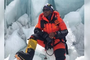 Nepalli dağcı, 29. kez Everest'e tırmanarak rekor kırdı!