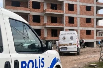 Sivas'ta inşaattan düşen işçi hayatını kaybetti