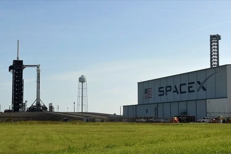 SpaceX, uzaya 23 Starlink ve 2 gözlem uydusu gönderdi