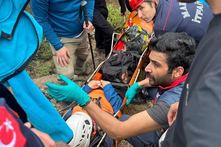 Trekking yaparken düşüp yaralanan vatandaş hastaneye kaldırıldı