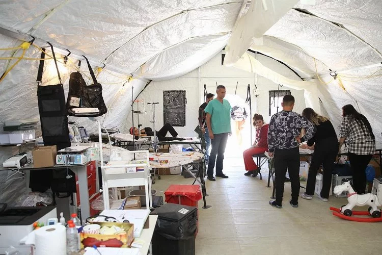 Türkiye tüm sağlık çalışanları deprem bölgesi için seferber oldu