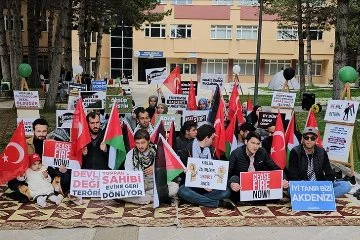 Üniversiteliler Gazze için 3 günlük oturma eylemi başlattı