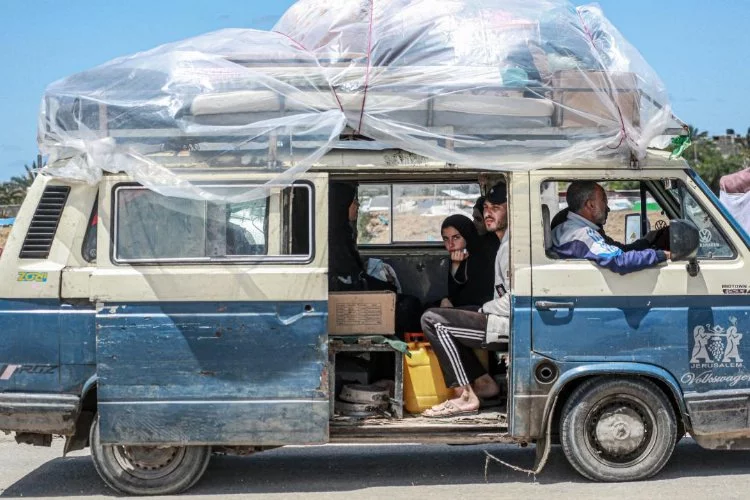 UNWRA verilerine göre Refah'tan en az 150 bin kişinin göç ettiği tahmin ediliyor!