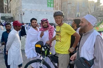 Üsküp’ten bisikletle yola çıkan hacı adayları Mekke'ye ulaştı